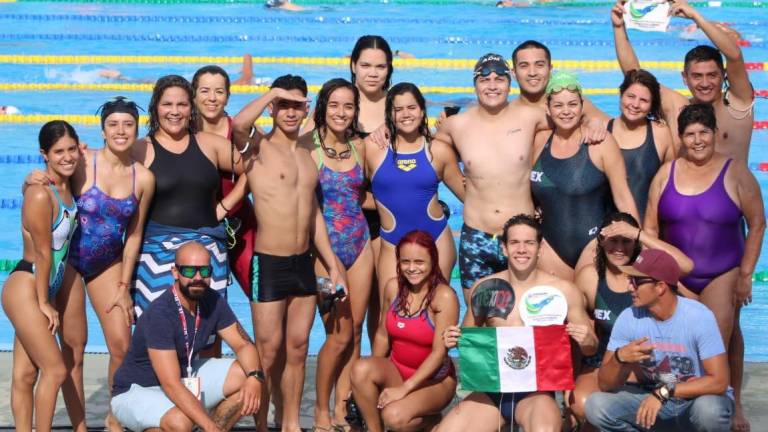 Nadadores mazatlecos llegan a Colombia para competir en Panamericano Máster
