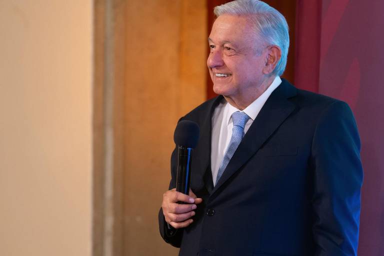 ‘Nada’, responde AMLO por queja de Ebrard ante el Tribunal Electoral