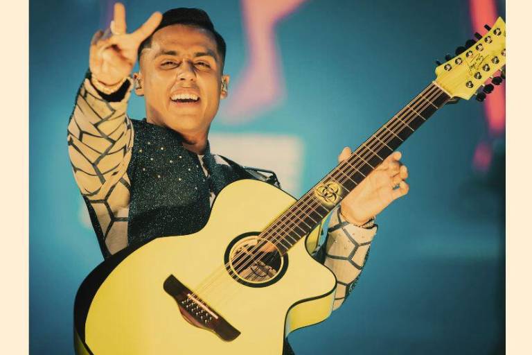 Joaquín Ruiz, integrante de Grupo Firme, lanza su propia línea de guitarras