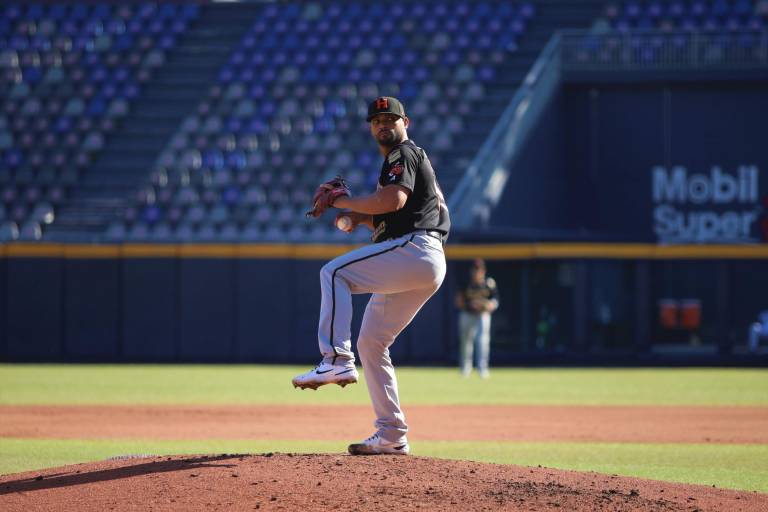 Elián Leyva logra su cuarto triunfo al vencer Naranjeros a Sultanes