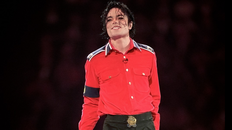 La vida de Michael Jackson será llevada al cine.