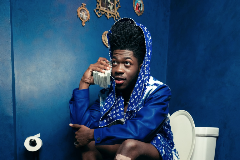 Permanecerá Lil Nas X encarcelado, tras ser hospitalizado por sobredosis