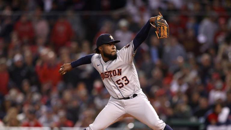Astros hizo efectivo su pitcheo ante Medias Rojas para igualar 2-2 la Serie de Campeonato.