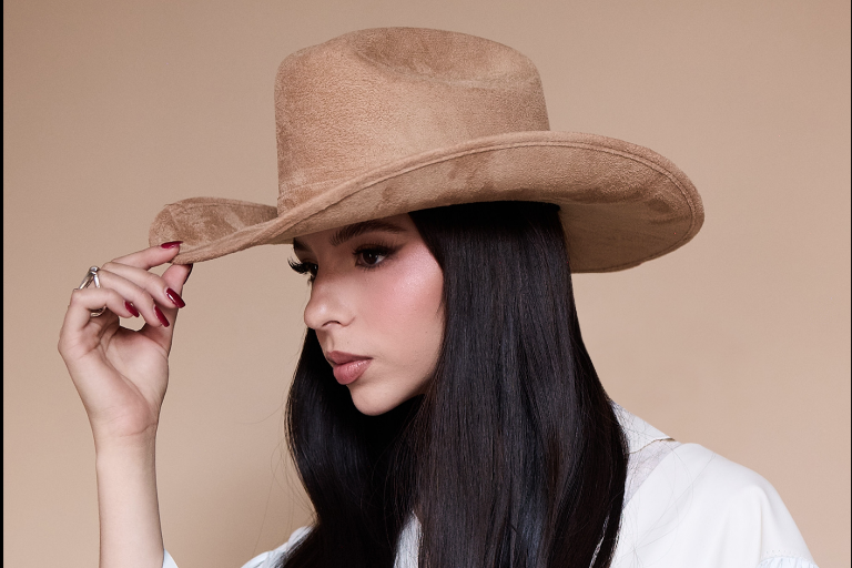 Elimina Ángela Aguilar todas sus fotos de Instagram