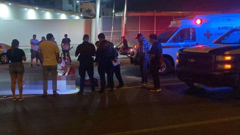 Auto arrolla a adulto mayor y muere en hospital de Mazatlán