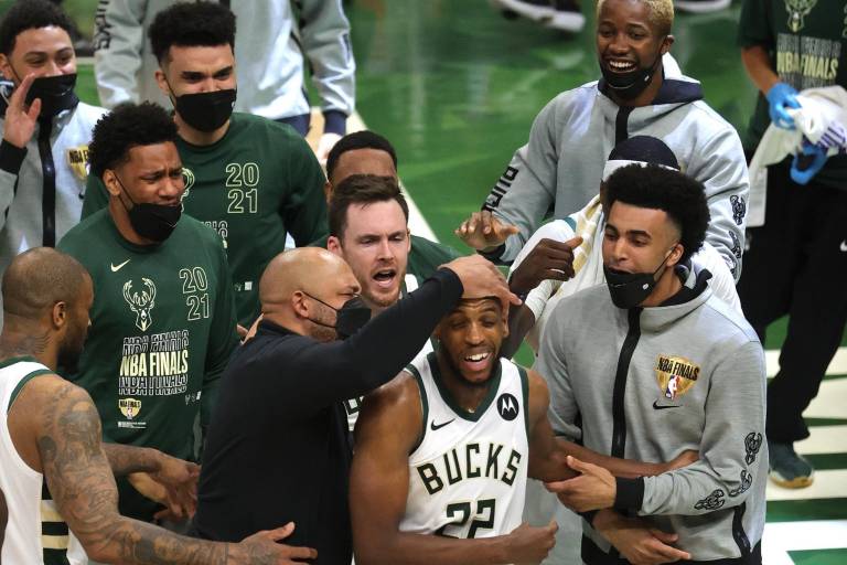 Bucks saben que pueden ganar sin que Giannis anote 40 puntos