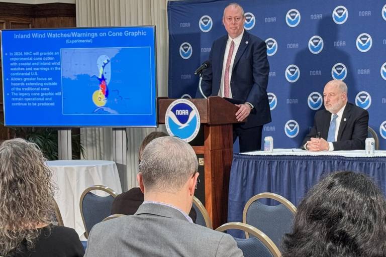 Pronostica EU temporada de huracanes anormalmente activa en el Atlántico