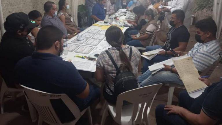 Alrededor de 12 horas duró el conteo de voto por voto de las 89 urnas para la elección de Alcalde en Escuinapa.