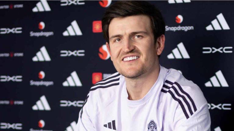 Harry Maguire permanecerá hasta 2027 con el Manchester United, tras haber firmado extensión.