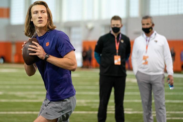 Trevor Lawrence no asistirá al draft de la NFL en Cleveland
