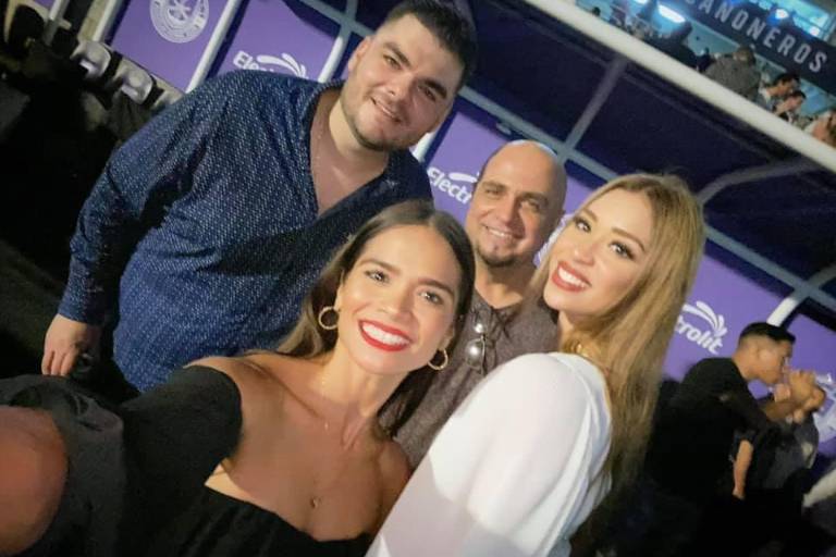 Disfrutan del primer concierto de Christian Nodal en Mazatlán