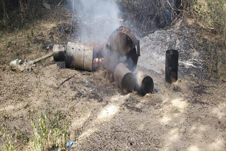 Aseguran mil 350 litros de químicos para fabricar droga en Cosalá