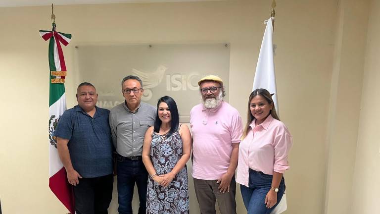 Autoridades del Instituto Sinaloense de Cultura y autoridades del Ayuntamiento de Choix preparan festival.