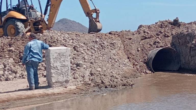Ante la falta de respuesta oficial, los pescadores iniciaron desde hace dos meses obras con recursos propios.