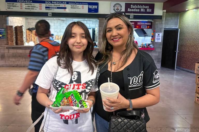 Disfruta la afición guinda de la Serie Catrinas en la casa de Tomateros