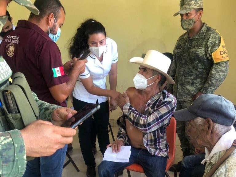 $!Brigadas de vacunación contra el Covid-19 llegan hasta la sierra de Sinaloa