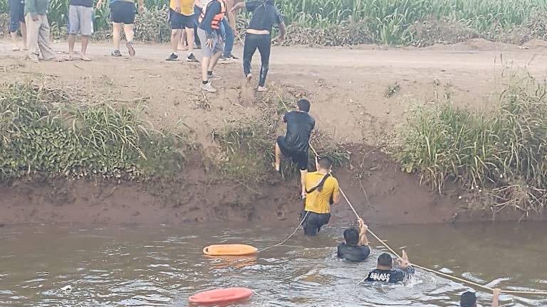 Niño de 4 años cae a canal en Navolato y desaparece