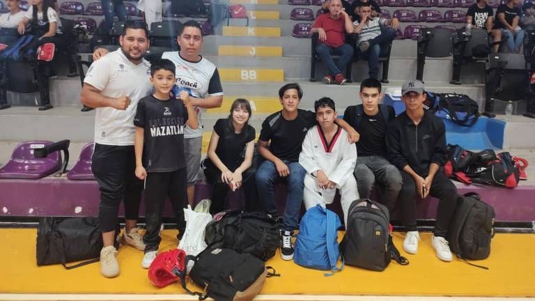 Los taekwondoínes de Mazatlán regresaron con media docena de medallas de Guasave.
