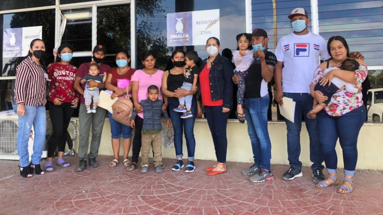En Escuinapa avanza el registro de niñas y niños que no tenían acta de nacimiento
