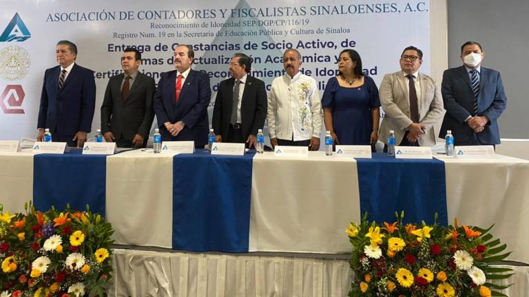 Rinden protesta nuevos integrantes de la Asociación de Contadores y Fiscalistas del Estado de Sinaloa