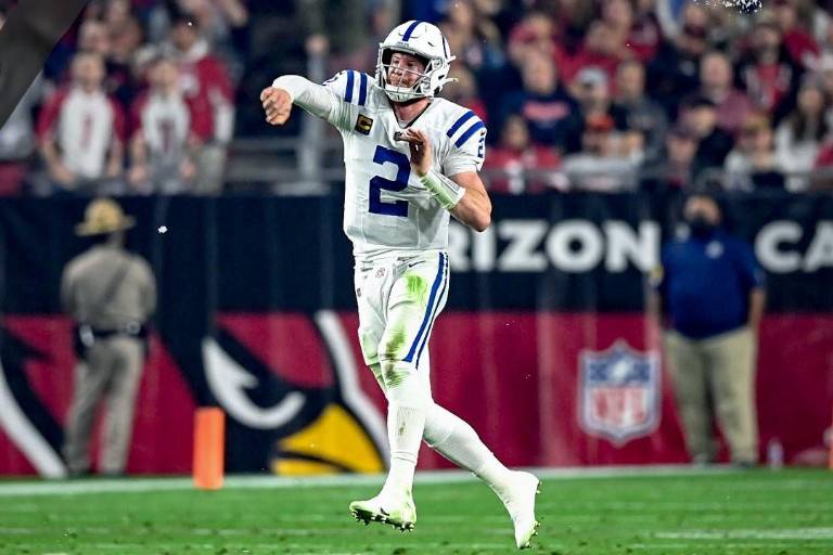 Con una crítica victoria en el desierto, Colts alargan la crisis de Cardinals