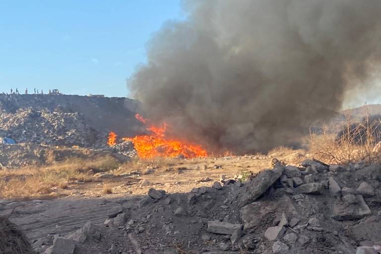 Se incendian nuevamente desechos del basurón en Mazatlán