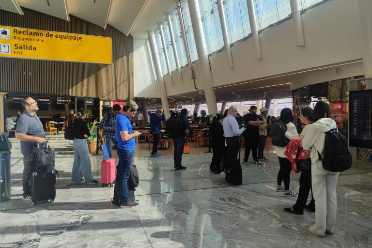 Retrasan vuelo de Guadalajara a Culiacán; aseguran que es por neblina