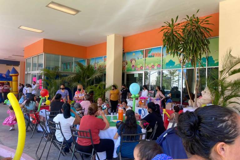 Ángeles Nocturnos organiza festejo por el Día de la Niñez en Hospital Pediátrico de Sinaloa
