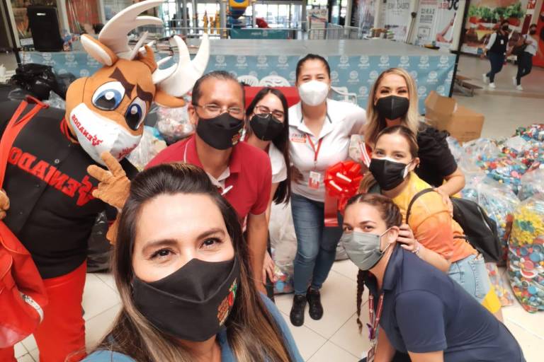 Mazatlecos apoyan a Casa Valentina