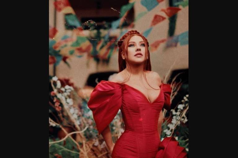 Rinde tributo Christina Aguilera a José Alfredo Jiménez