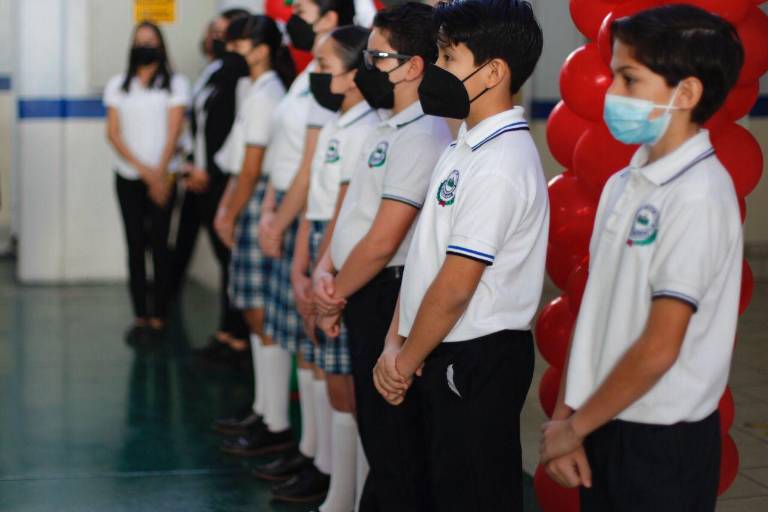 Celebran el Día de la Bandera en el Colegio Niños Héroes