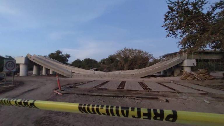 La caída de las vigas en construcción del puente el Quelite obedeció a un accidente de maniobra, de acuerdo a Obras Públicas estatal.