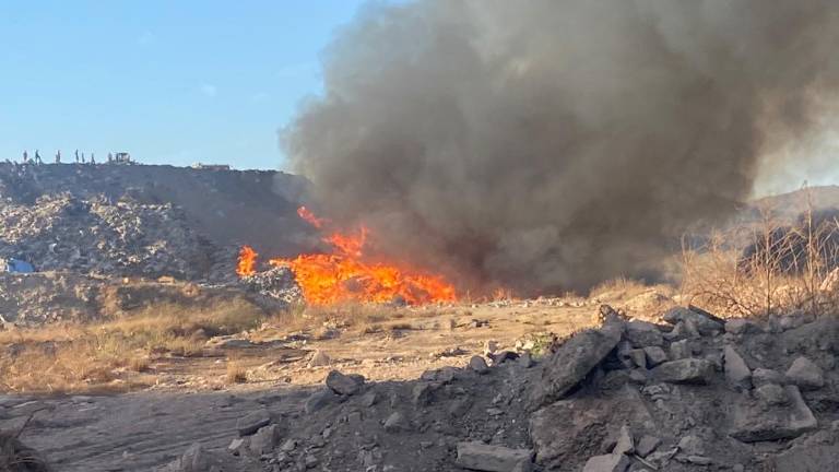 Se incendian nuevamente desechos del basurón en Mazatlán