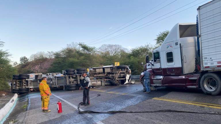 Alertan por cierre en la Autopista Durango-Mazatlán