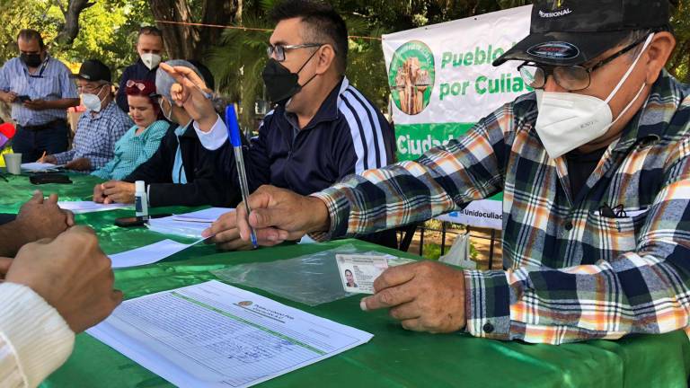Recaban firmas para revocar mandato de Alcalde de Culiacán; buscan 150 mil para llevar al Congreso