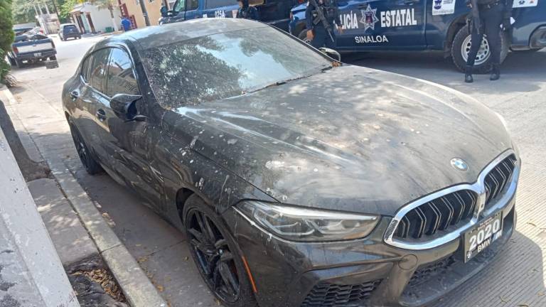 Vehículo robado en Estados Unidos que fue encontrado en Culiacán.