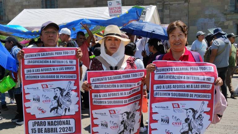 CNTE no ve avances en negociaciones con AMLO; anuncia paro y marcha este lunes