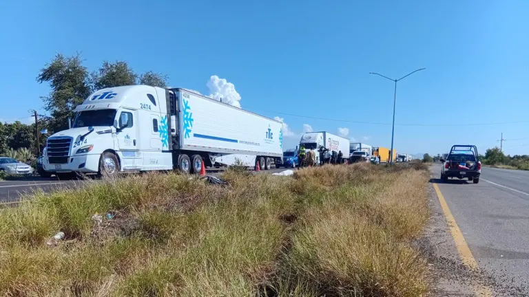 El accidente ocurrido el sábado en la carretera Internacional México 15, a la altura de Dolores Hidalgo, en Ahome, ya suma tres víctimas mortales.