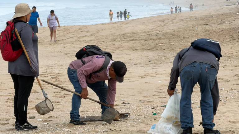 La Operadora de Playas en conjunto con el Hotel Garner Mazatlán, realizaron esta jornada para mantener la calidad ambiental de la zona marítima.
