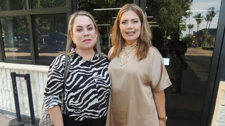 Elva Aguirre y Elizabeth Peraza.