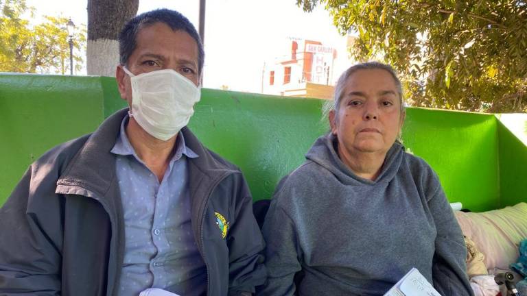 Padres de Carlos Enrique piden apoyo para poder costear los costos de hospitalización.