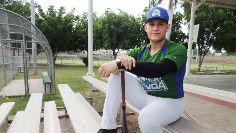 Bruce Andrés W. Morales Barrueta, entrenador de beisbol.