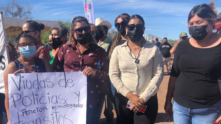 Solicitan que la pensión se les homologue al salario policial.