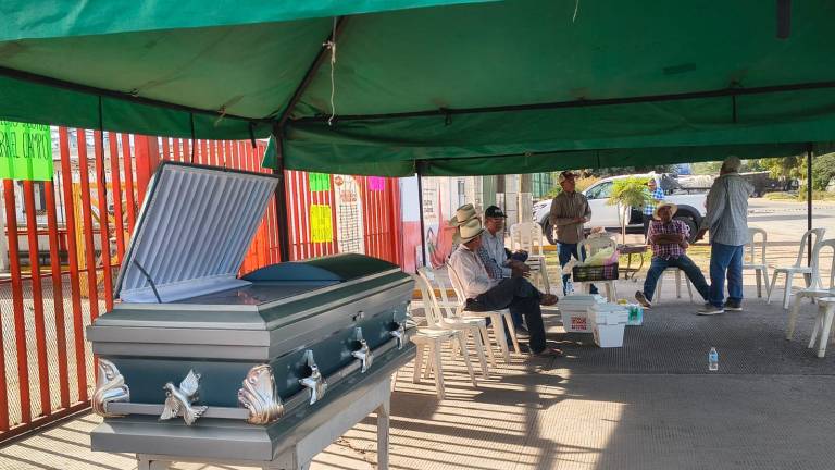 La toma de las instalaciones de la industria Minsa lleva tres días consecutivo por parte de los productores del norte de Sinaloa.