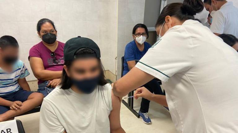 Activan en Culiacán jornada de vacunación contra el Covid para adolescentes con comorbilidades
