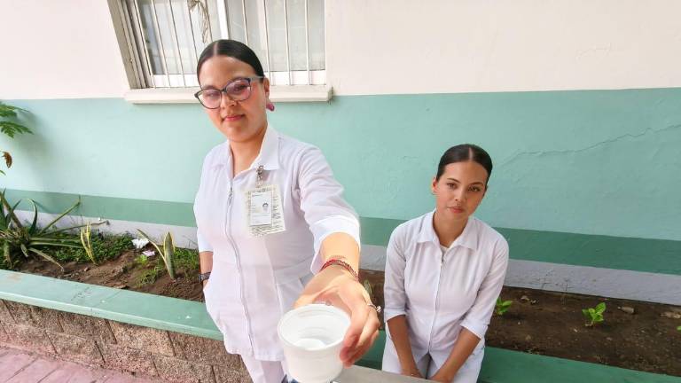 El Centro de Salud de El Rosario inició con un punto de hidratación ante las altas temperaturas.