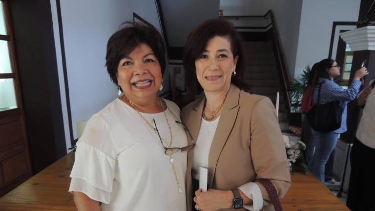 Rinde AMMJE homenaje a la empresaria y socia fundadora Martha Georgina Orozco