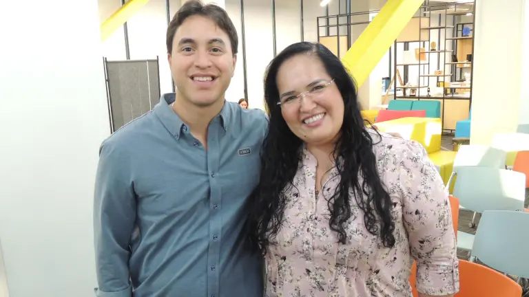 Señala Adrián Espinoza que la Inteligencia Artificial viene a sumar, no a reemplazar