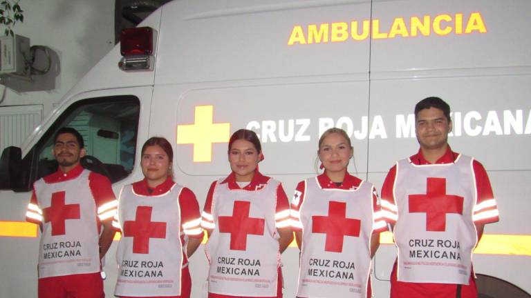 Los Paramédicos de la Cruz Roja también celebran de manera más sencilla durante la guardia.