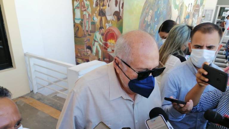 Turistas ya deben presentar en Mazatlán su certificado de vacunación contra el Covid: Alcalde